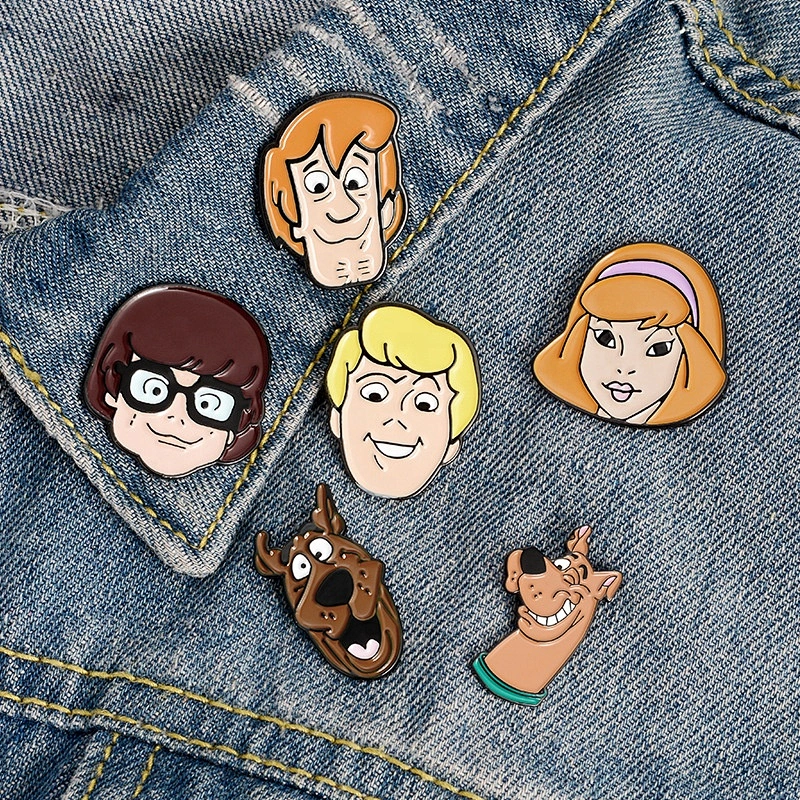 Animated film movie Scooby Doo characters boy girl man portrait enamel lapel pins
