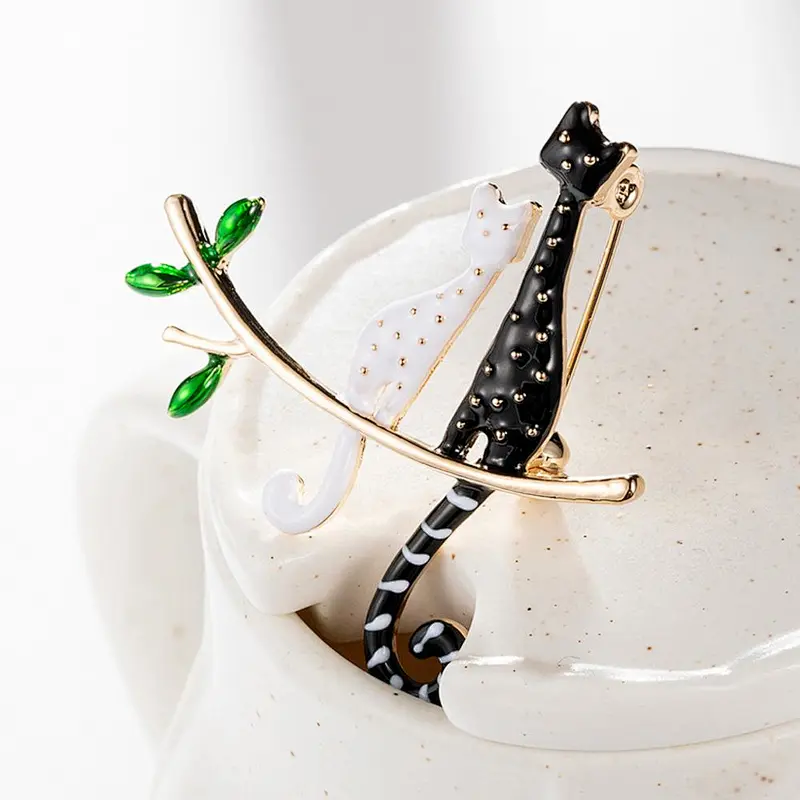 Creative Animal Cat Brooch Cute Little Kitty Lady Brooch