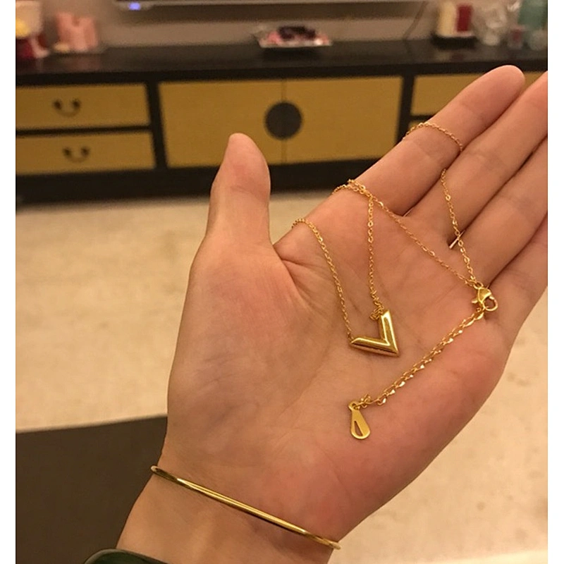 Jewelry high polished shinny alloy V pendant necklace custom