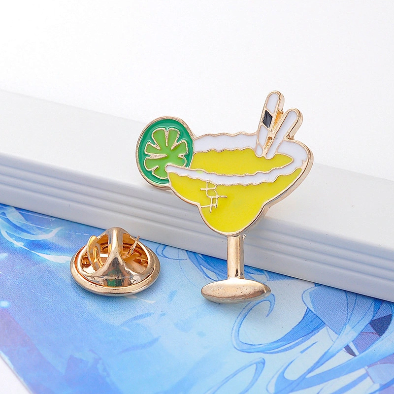 Cute Juice Pin Enamel Badge Parrot Lapel Pin Brooch