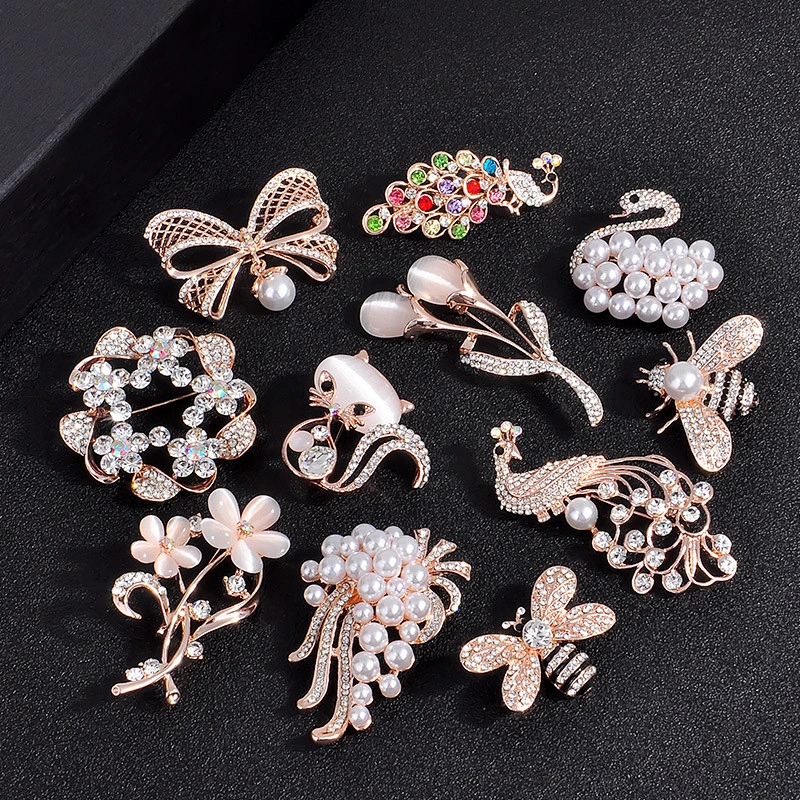 Fashion Pearl Brooch Rhinestone Scarf Buckle Alloy Brooches Pin Women Clothing Accessories