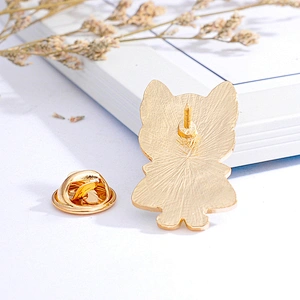 Cute Fox Brooch Cartoon Alloy Metal Lapel Pin Custom Enamel Pins with Backing