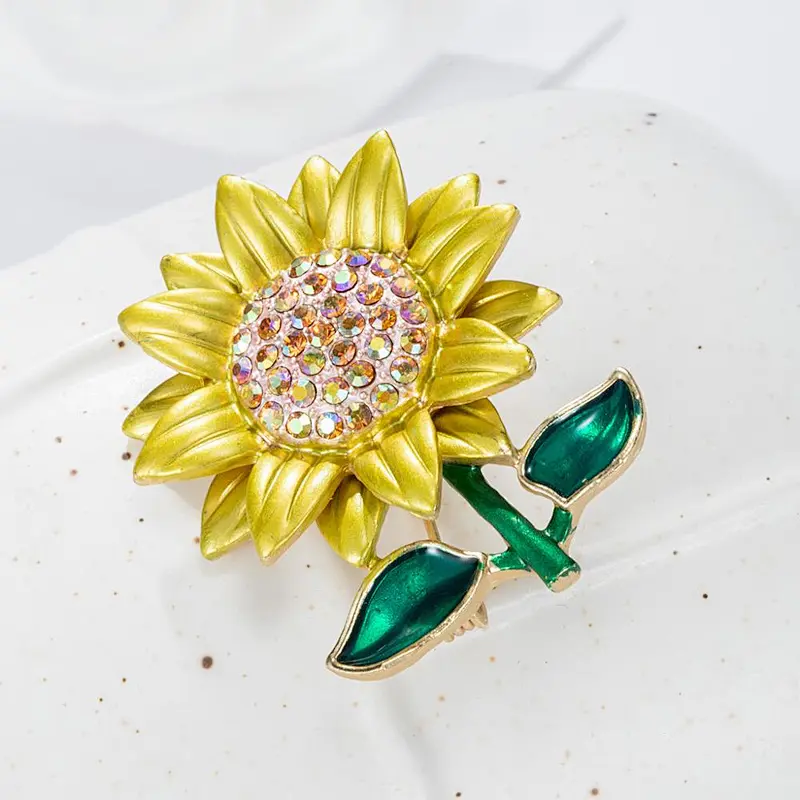 Factory Wholesale Cute Fashion Sunflower Brooch with Safety Pin