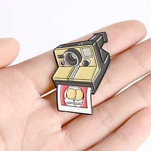 Retro Funny Camera Pin Soft Enamel Lapel Pin Custom
