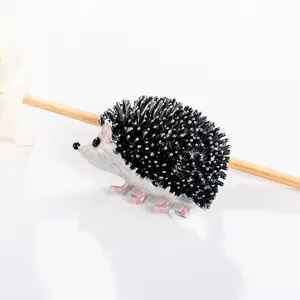 New High-end Personalized Cartoon Little Hedgehog Animal Brooch Pin for Women