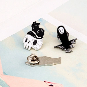 Cartoon Skull Brooch Pins Fashion Faceless Man Gem Pins Enamel Custom