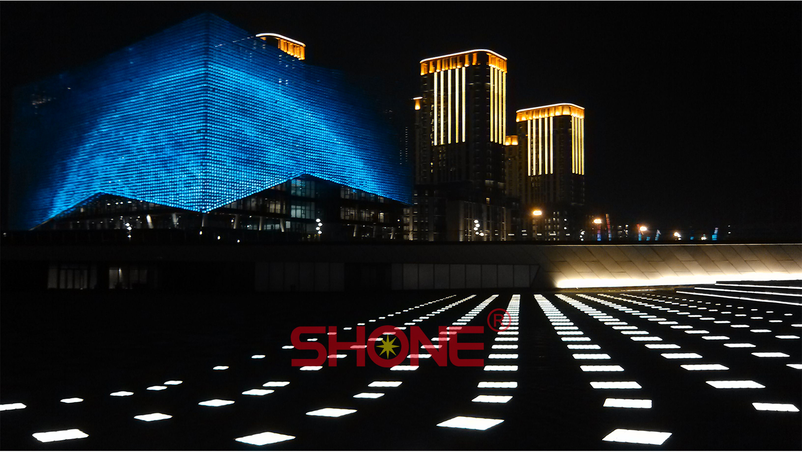 南京青奥体育公园 - LED发光砖 - 先朗照明