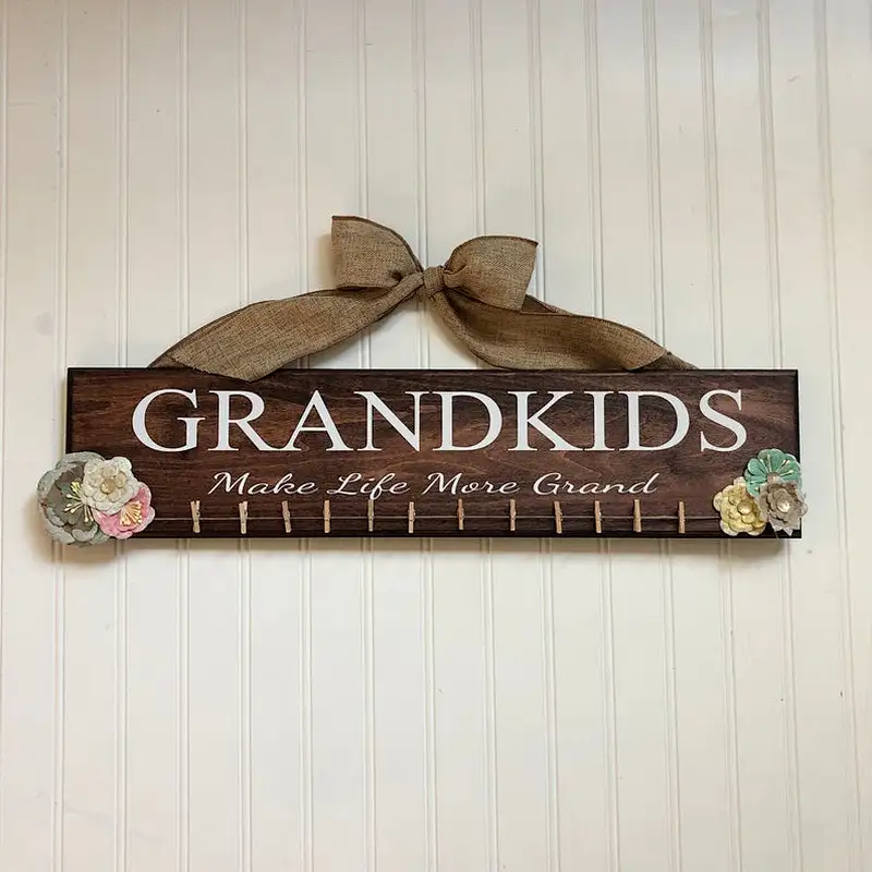 Grandkids sign, grandkids make life grand, great grandkids