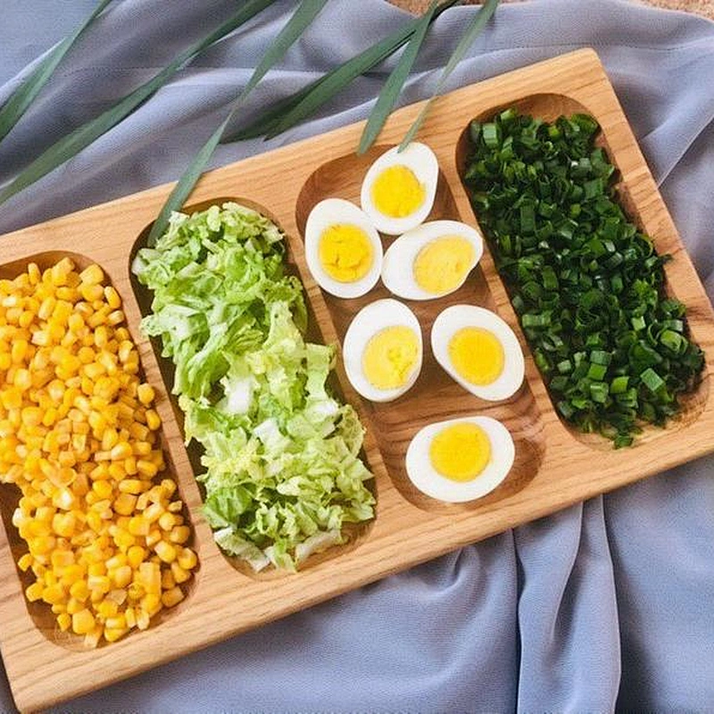 Wooden plate for food 2020