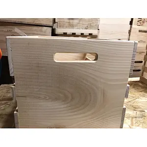 Rustic retro feeling has the slat of handle store content wooden box