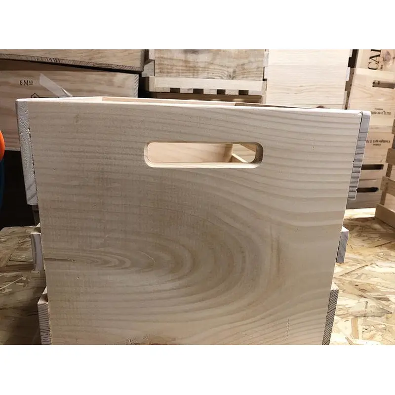 Rustic retro feeling has the slat of handle store content wooden box