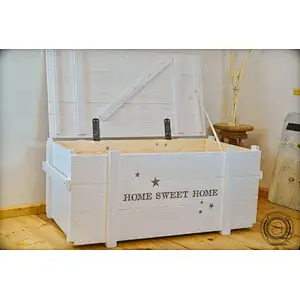 Storage bench 