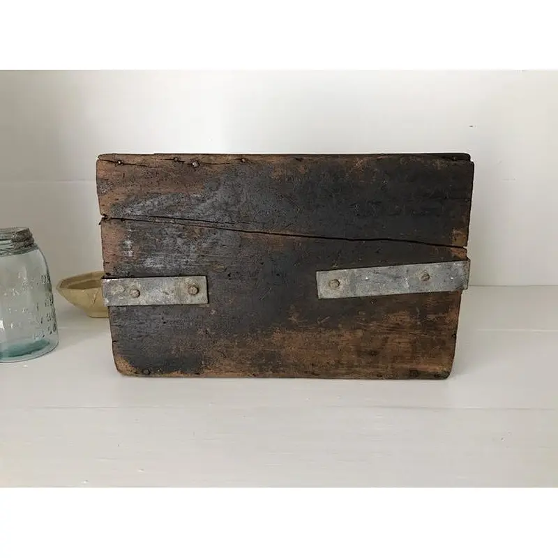 Rustic wholesale cheaper unfinished delicate decoration  Antique Wood Box - Divided Organizing Crate with Handle