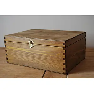 Wooden Box A4 Size 32.5x23.5x13.5cm Whit Lid Lockable Latch in Brown Color