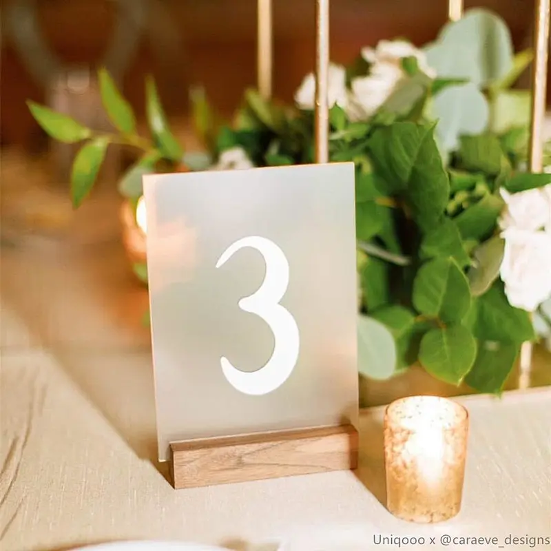 JUNJI Hot acrylic number holder wood base5x7 Table Number Signs Place Card Holder