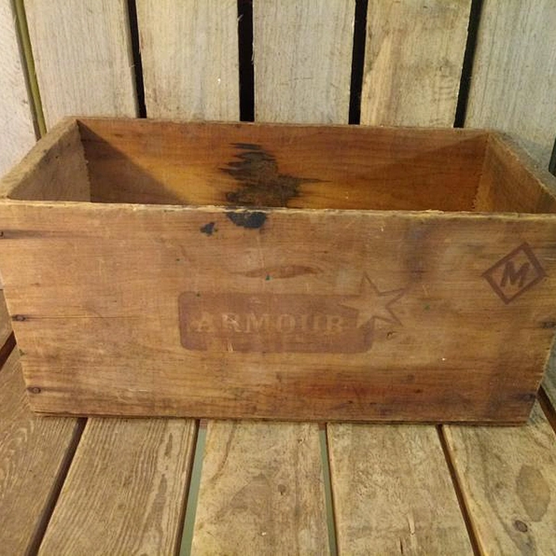 Antique reserve household armored box