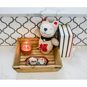 Receive a box-Natural wood crate with metal corner design