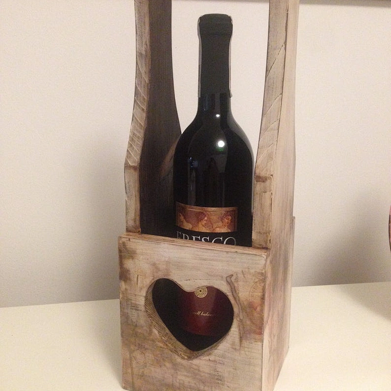 Wooden wine bottle holder, made with heart, 100% natural materials  Wooden Beer Caddy