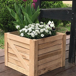 2019 Rustic Wood Planter Box Christmas