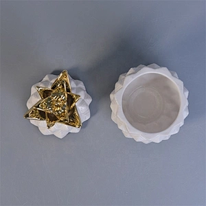 White Pineapple Ceramic Candle Jars With Gold Lids