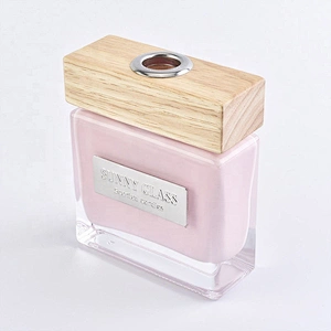 Wholesales pink oil square pink glass reed diffuser bottles
