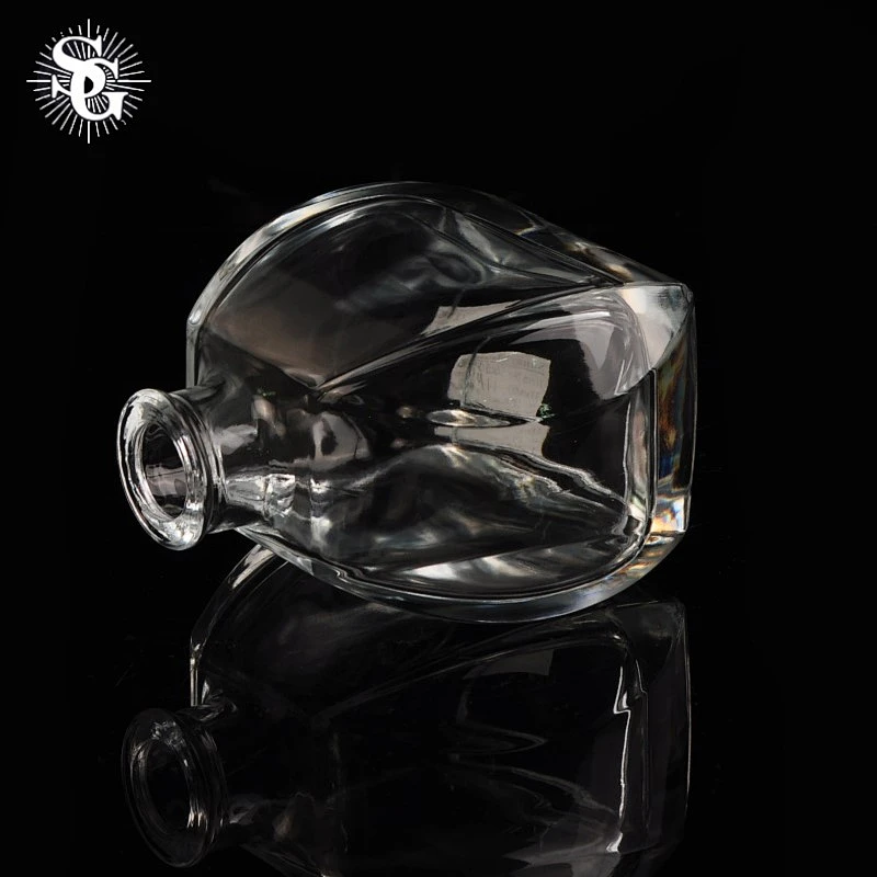 Sunny 210ml  transparent unique desgin glass aromatherapy diffuser bottle