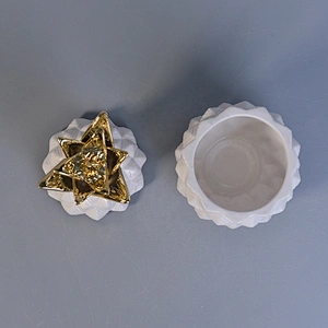 Sunny Wholesales white custom candle ceramic holder with golden lids