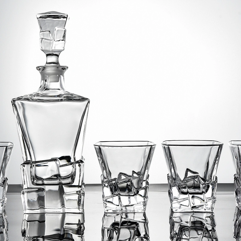 5 pieces in stock Borosilicate  Glass whiskey bottle cup sets