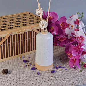 Custom luxury white reed diffuser ceramic bottles