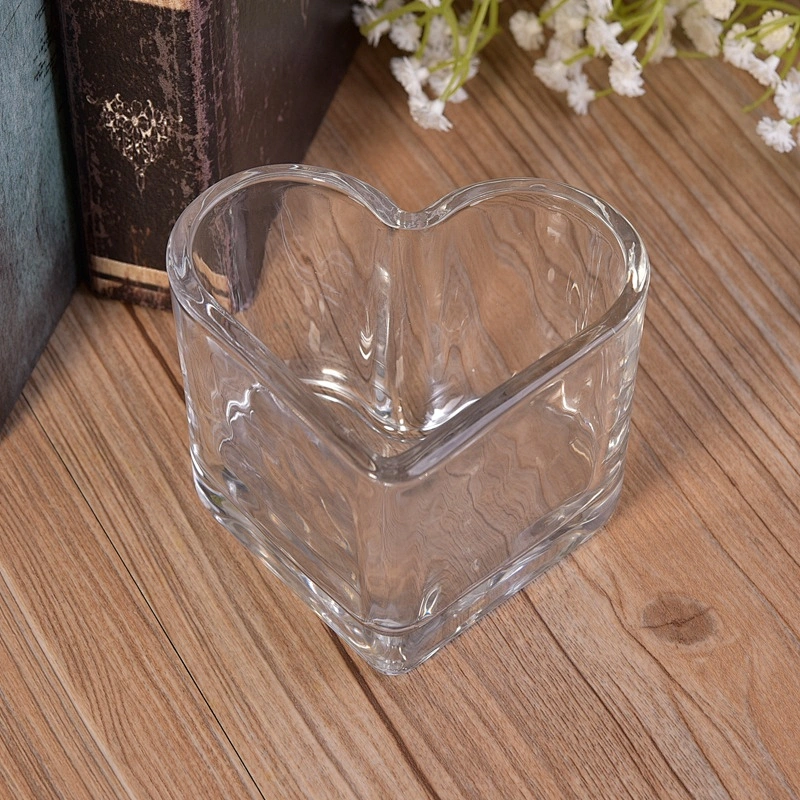 Wholesales luxury heart shape tealight glass candle jar with lids