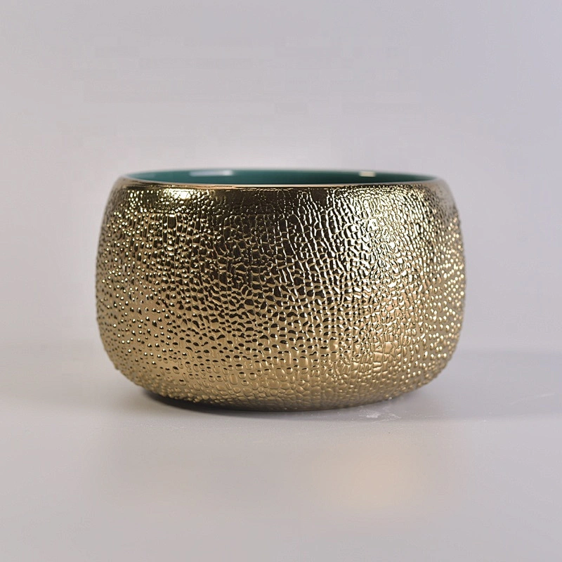 Wholesales home decoration luxury porcelain round gold ceramic candle vessels