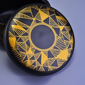 Wholesales black tealight scented ceramic candle holder with lid