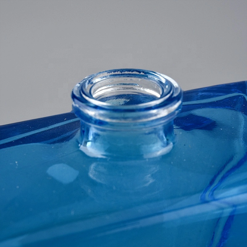 Blue color  55Ml Perfume Bottle Glass With Screw Version Spray Pump