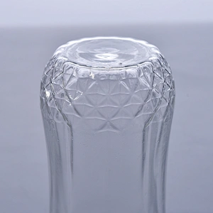 Clear double wall glass with diamond design