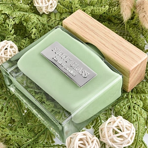 Wholesales luxury square scented colors glass diffuser bottles with wood cap