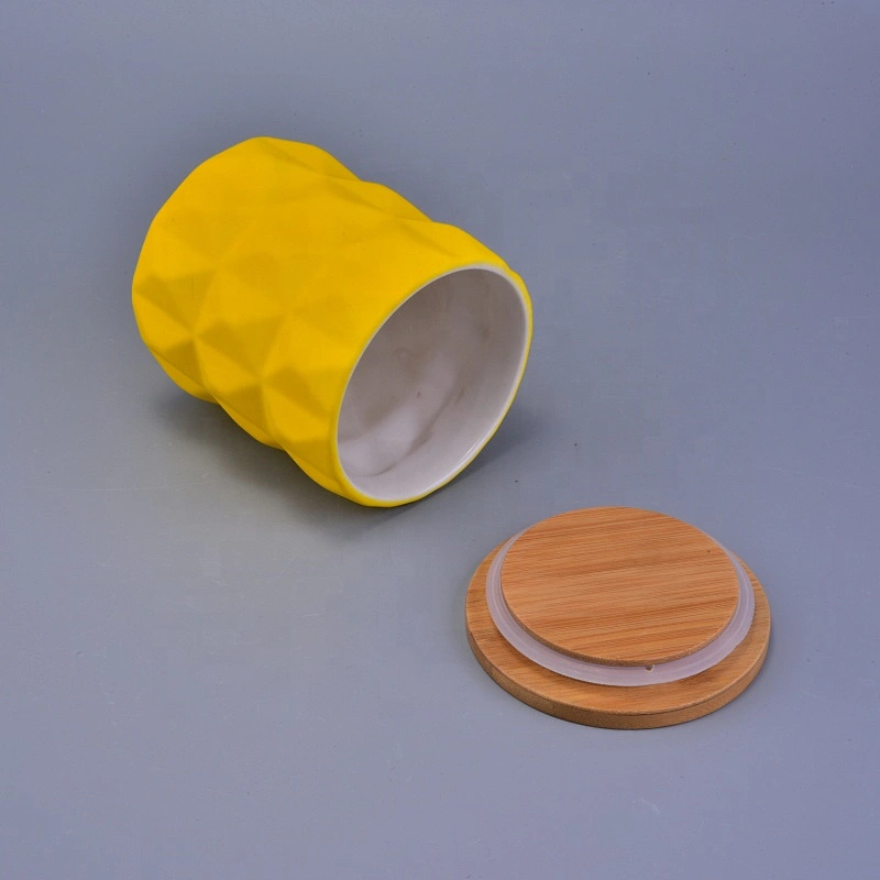 630ml Matte Yellow Ceramic Candle Holders with Bamboo Lids for Home Decoration