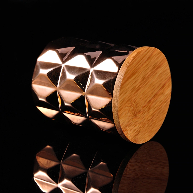 550ml gold electroplated ceramic candle vessel with wood lid