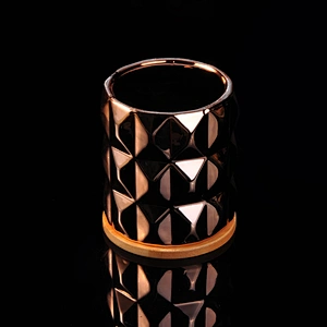 550ml gold electroplated ceramic candle vessel with wood lid