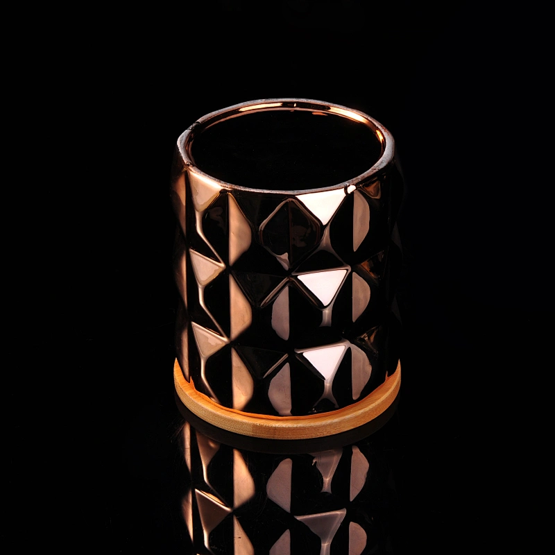 550ml gold electroplated ceramic candle vessel with wood lid