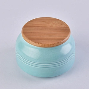 Wholesales glaze matte ceramic candle holder with wooden lid