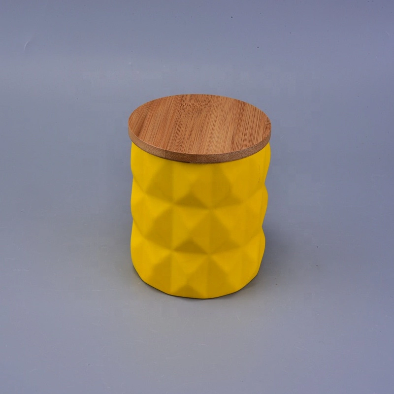 630ml Matte Yellow Ceramic Candle Holders with Bamboo Lids for Home Decoration