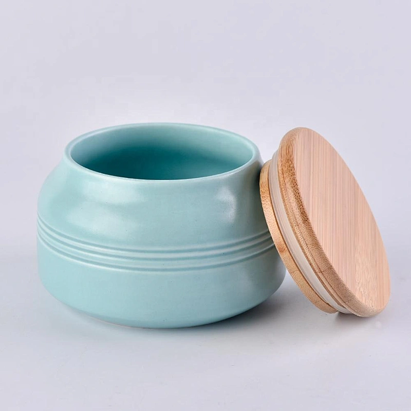 Wholesales glaze matte ceramic candle holder with wooden lid