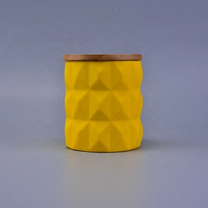 630ml Matte Yellow Ceramic Candle Holders with Bamboo Lids for Home Decoration