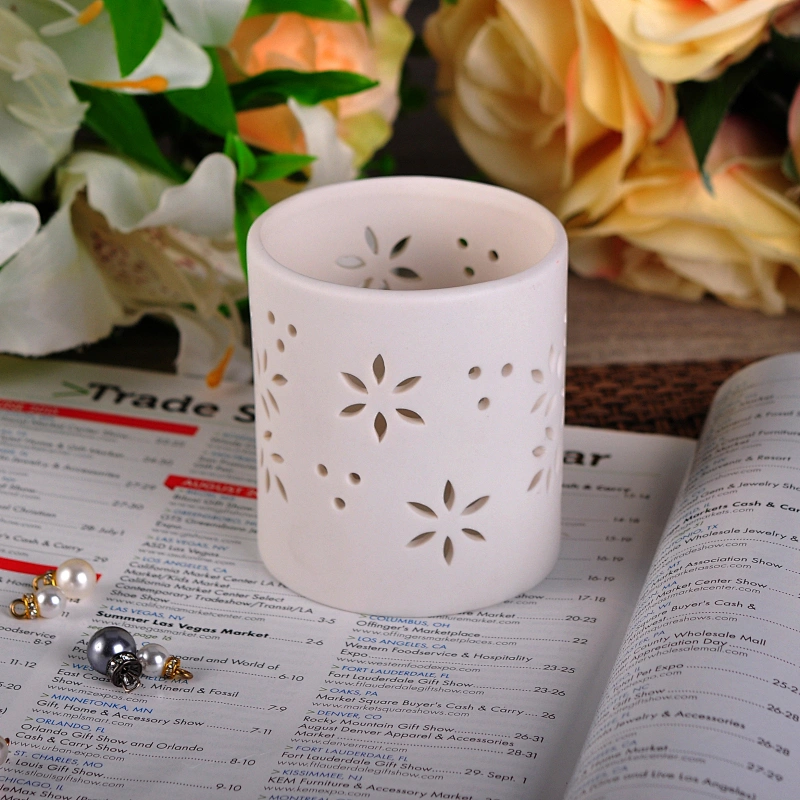 Hollow out ceramic candle vessel,white snowflake patterned ceramic candle holder