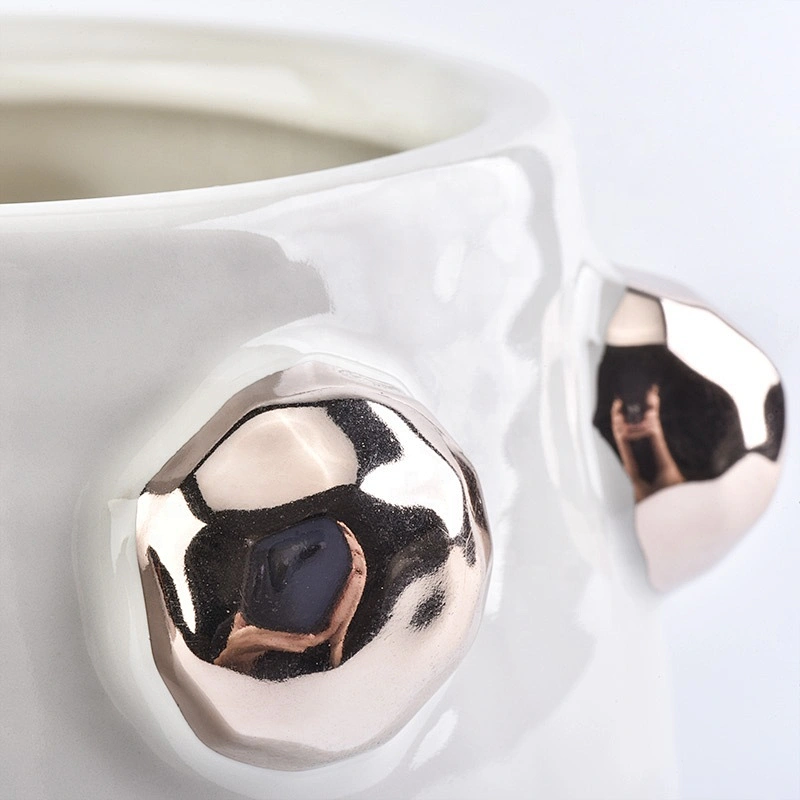 Wholesale White Ceramic Candle Holder with Metallic Dotted Bulge Home Decoration