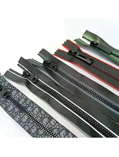 Plastic zipper