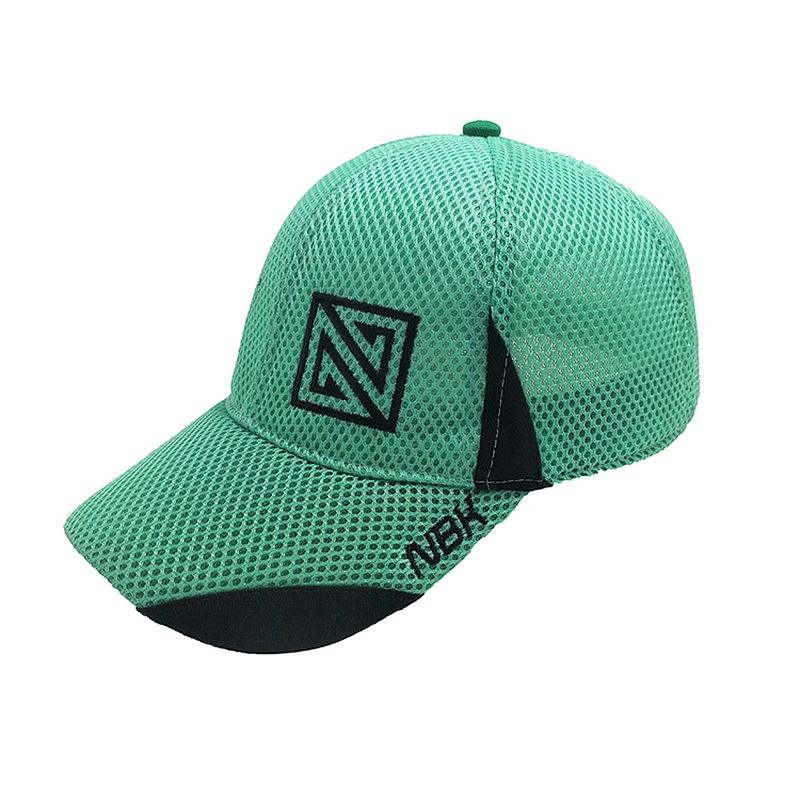High quality baseball caps with embroidered custom logo and in Sandwich material