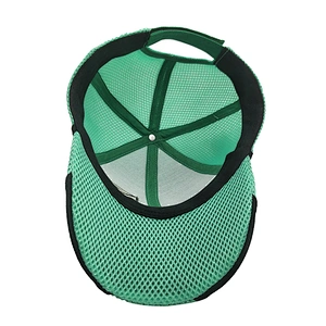 High quality baseball caps with embroidered custom logo and in Sandwich material