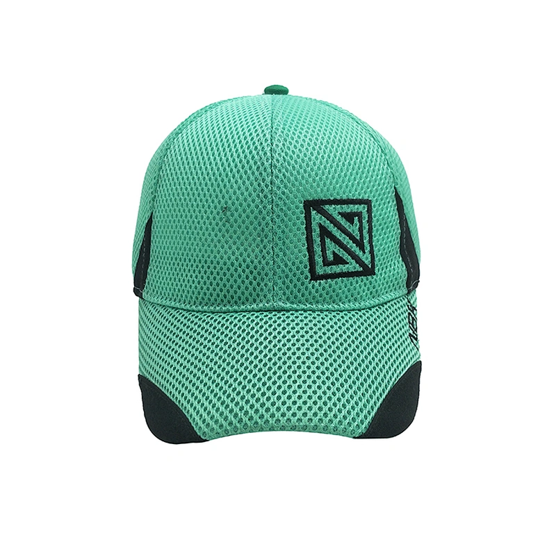 High quality baseball caps with embroidered custom logo and in Sandwich material