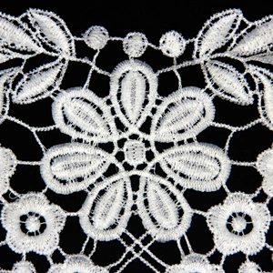19cm Vivid Plants Pattern Graceful Curve Milk yarn Collar Lace